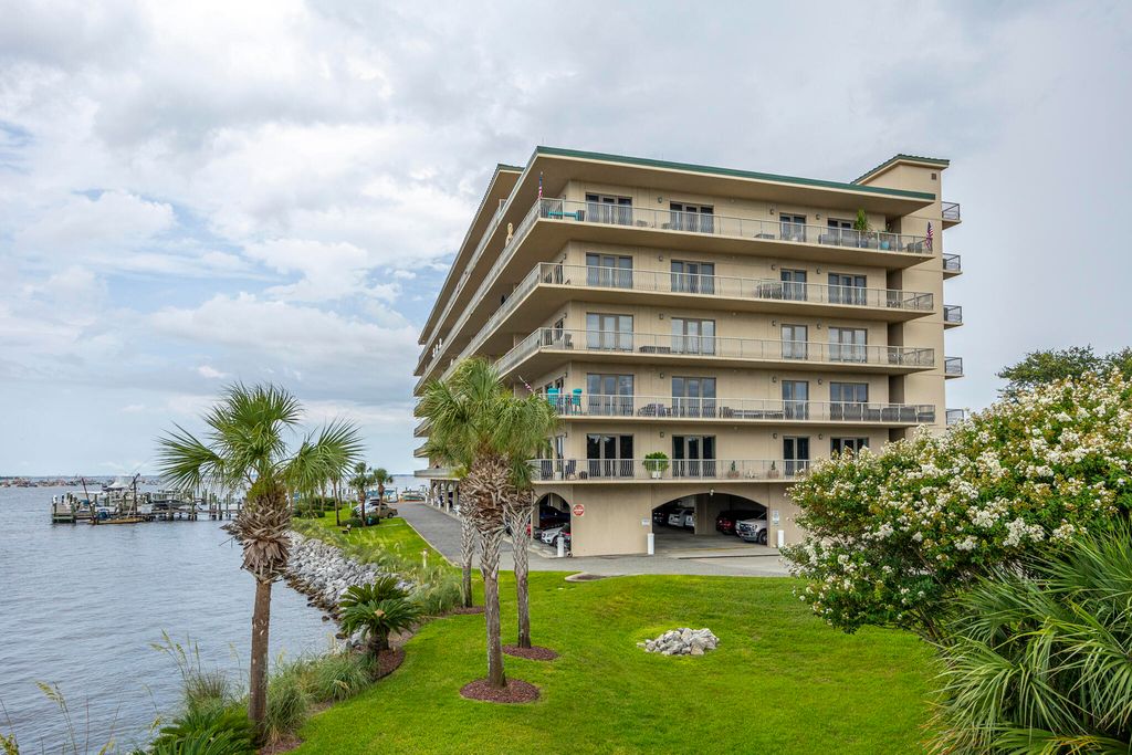 Image 40 of property listing at 5 Calhoun Avenue 602, Destin, FL 32541
