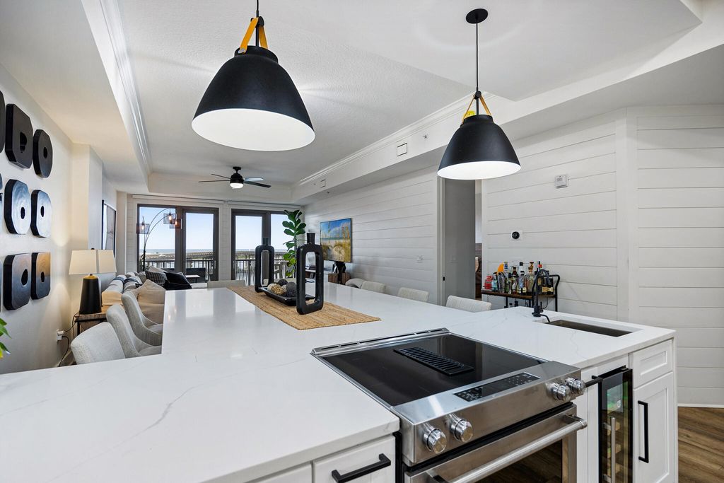 Image 6 of property listing at 5 Calhoun Avenue 602, Destin, FL 32541