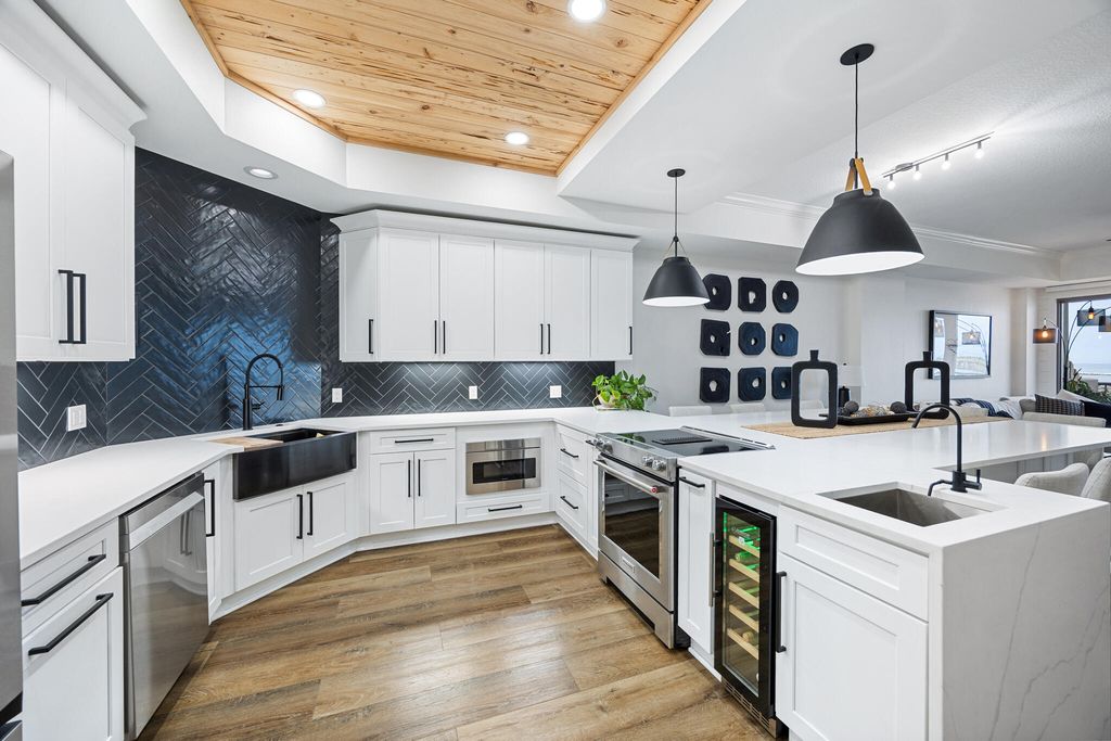Image 8 of property listing at 5 Calhoun Avenue 602, Destin, FL 32541