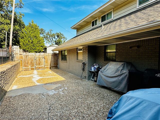 2421 S Louisville Street, Fort Smith, AR 72901