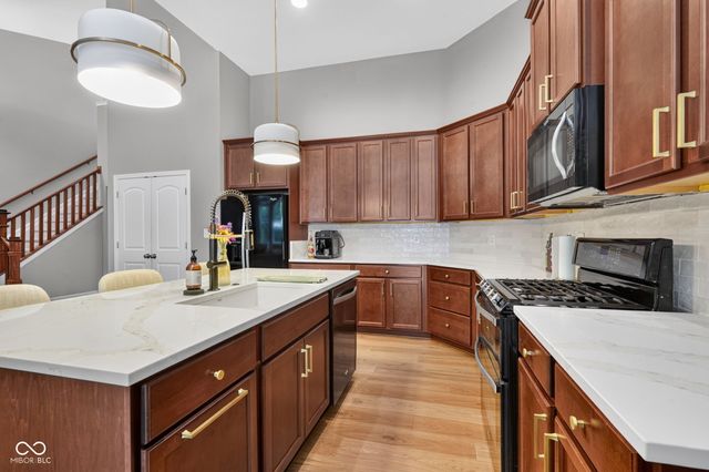 3927 Harrison Crossing Lane, Greenwood, IN 46142