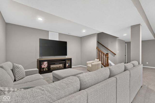 3927 Harrison Crossing Lane, Greenwood, IN 46142