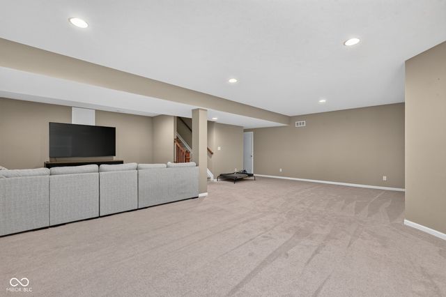 3927 Harrison Crossing Lane, Greenwood, IN 46142