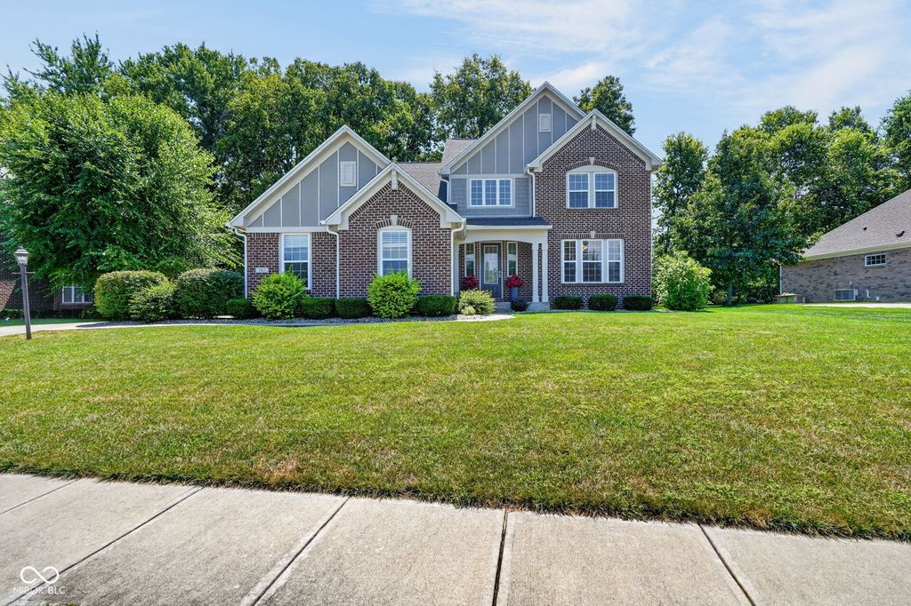 3927 Harrison Crossing Lane, Greenwood, IN 46142
