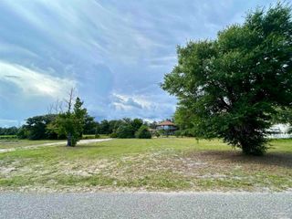 10106 Nelle Ave, Pensacola, FL 32507