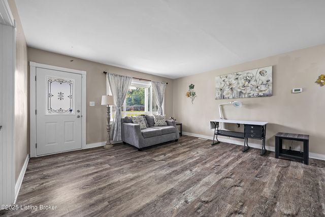 9734 Mason Ln, Fairdale, KY 40118