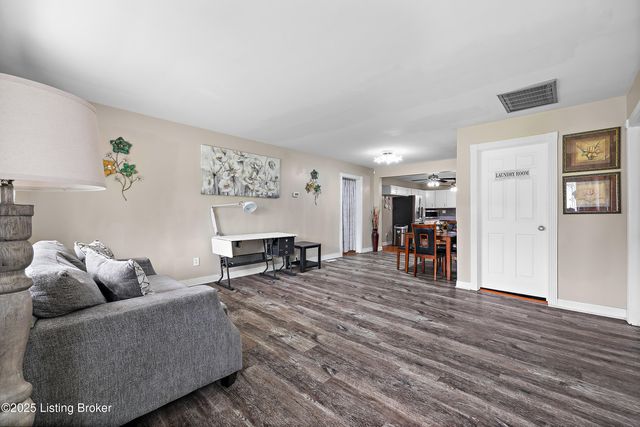 9734 Mason Ln, Fairdale, KY 40118