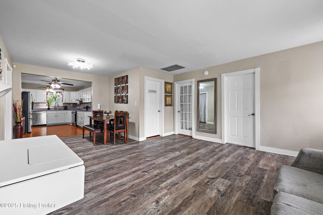 9734 Mason Ln, Fairdale, KY 40118