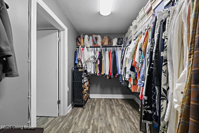 9734 Mason Ln, Fairdale, KY 40118