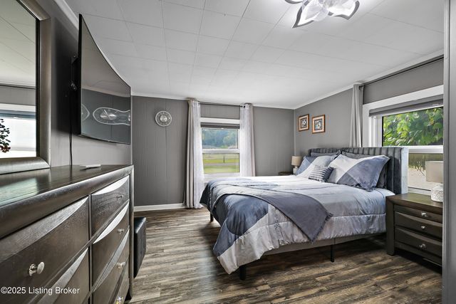 9734 Mason Ln, Fairdale, KY 40118