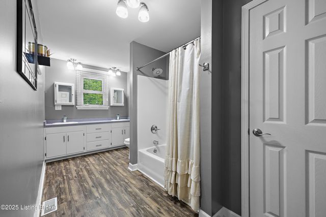 9734 Mason Ln, Fairdale, KY 40118