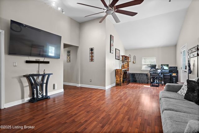 9734 Mason Ln, Fairdale, KY 40118