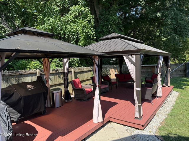 9734 Mason Ln, Fairdale, KY 40118