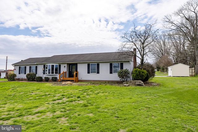 166 BUTTER RD, Leola, PA 17540