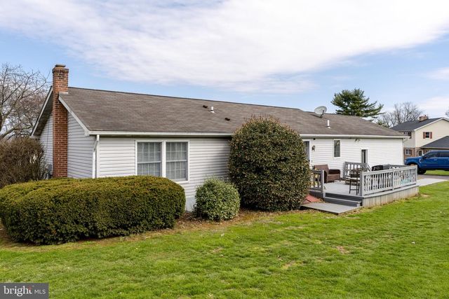 166 BUTTER RD, Leola, PA 17540
