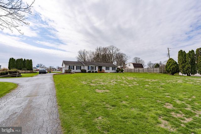 166 BUTTER RD, Leola, PA 17540