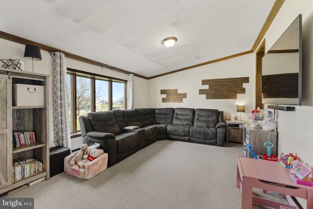 166 BUTTER RD, Leola, PA 17540