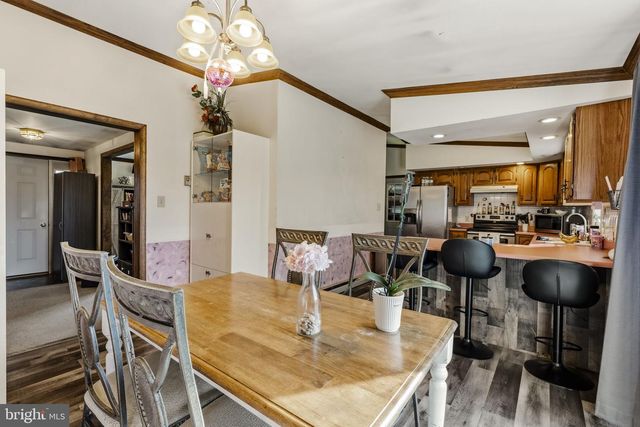 166 BUTTER RD, Leola, PA 17540