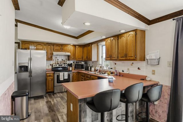 166 BUTTER RD, Leola, PA 17540