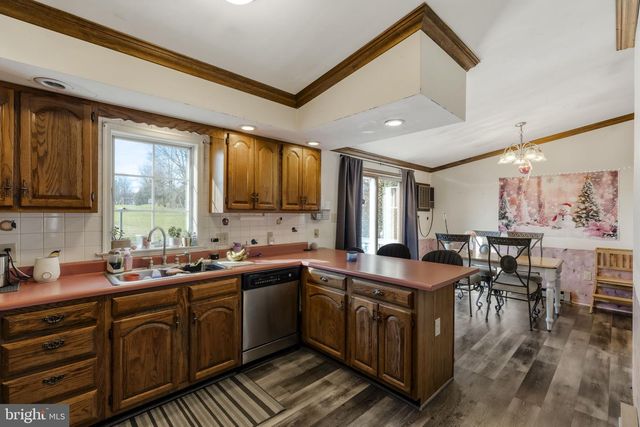 166 BUTTER RD, Leola, PA 17540