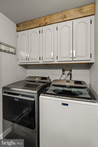 166 BUTTER RD, Leola, PA 17540