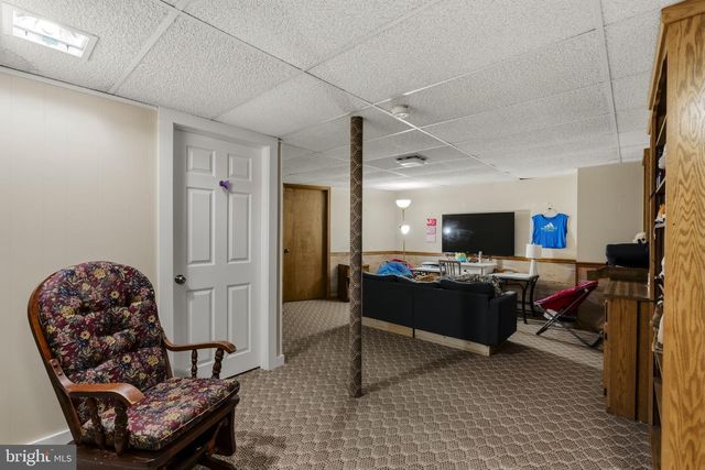 166 BUTTER RD, Leola, PA 17540