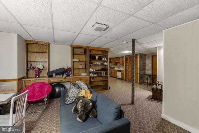 166 BUTTER RD, Leola, PA 17540