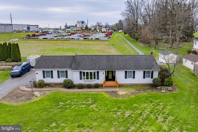 166 BUTTER RD, Leola, PA 17540