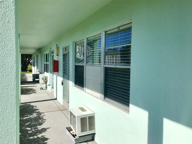 7 Oakridge B 7, Deerfield Beach, FL 33442