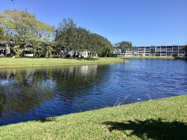 7 Oakridge B 7, Deerfield Beach, FL 33442