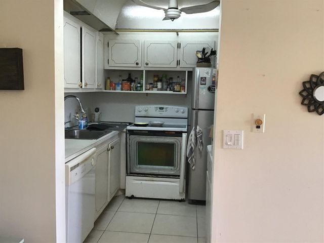 7 Oakridge B 7, Deerfield Beach, FL 33442