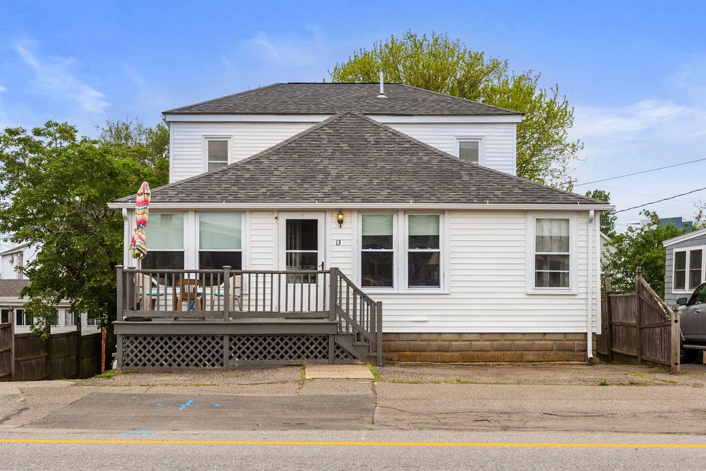 13 Ocean Boulevard, Hampton, NH 03842