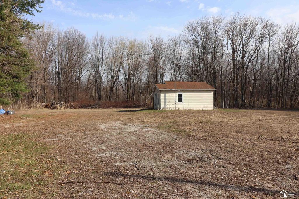 2630 W Temperance Road, Bedford Twp, MI 48182