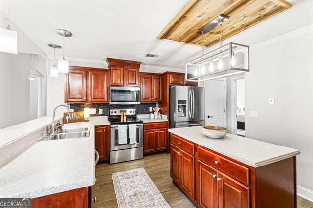 222 Audrey Way, Kathleen, GA 31047