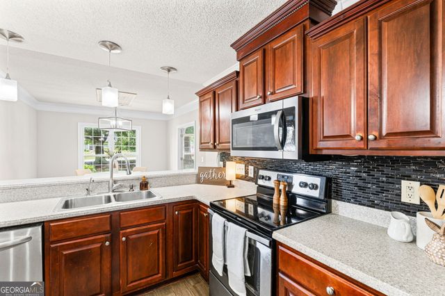 222 Audrey Way, Kathleen, GA 31047