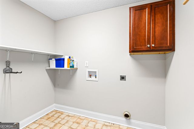222 Audrey Way, Kathleen, GA 31047
