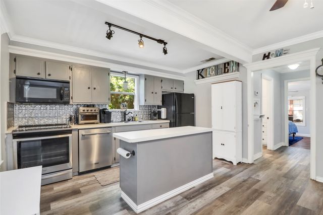 6505 Oakwood Lake Court, Granbury, TX 76049