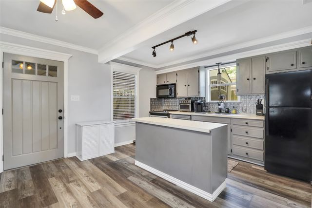 6505 Oakwood Lake Court, Granbury, TX 76049