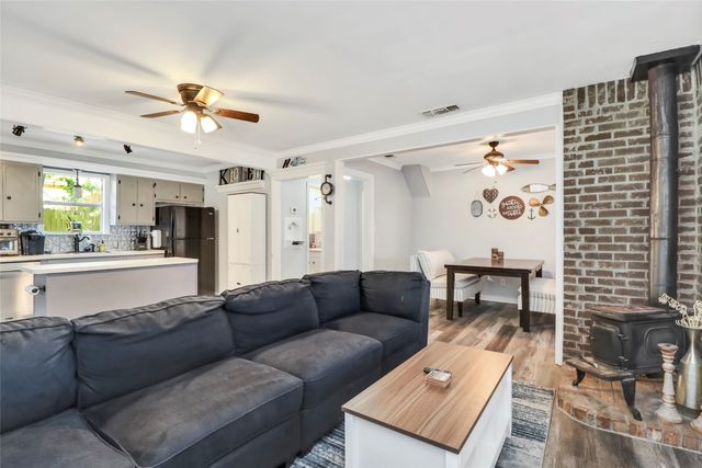 6505 Oakwood Lake Court, Granbury, TX 76049