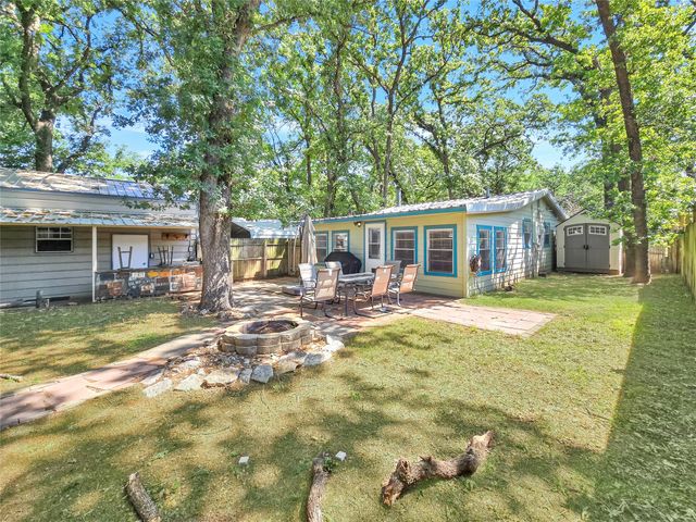 6505 Oakwood Lake Court, Granbury, TX 76049