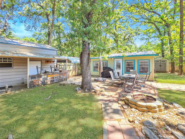 6505 Oakwood Lake Court, Granbury, TX 76049