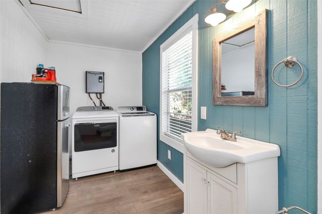 6505 Oakwood Lake Court, Granbury, TX 76049