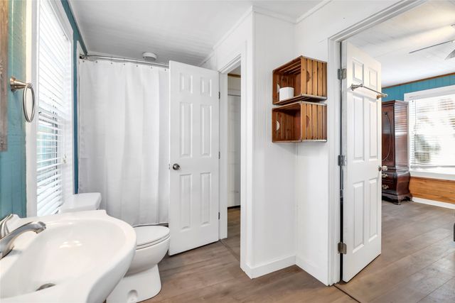 6505 Oakwood Lake Court, Granbury, TX 76049