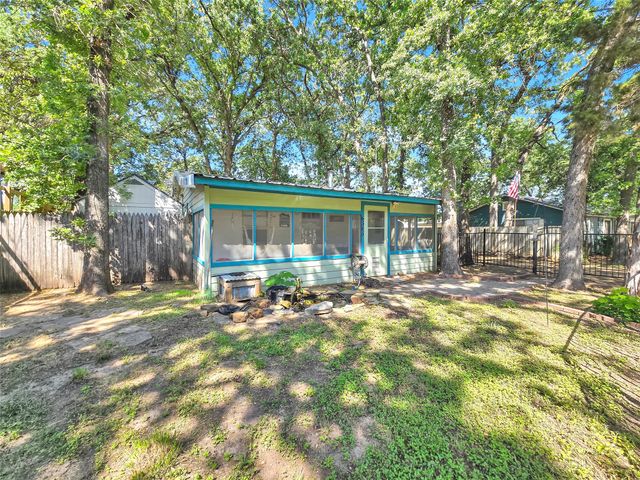 6505 Oakwood Lake Court, Granbury, TX 76049