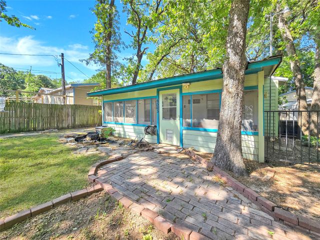 6505 Oakwood Lake Court, Granbury, TX 76049