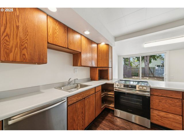 1602 JEFFERSON St, Kelso, WA 98626