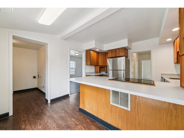 1602 JEFFERSON St, Kelso, WA 98626