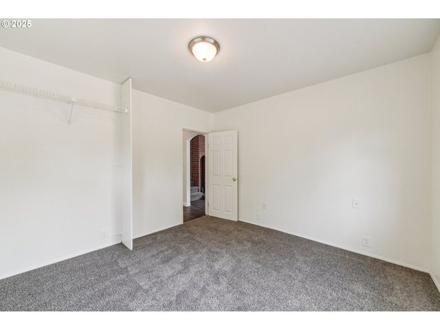 1602 JEFFERSON St, Kelso, WA 98626