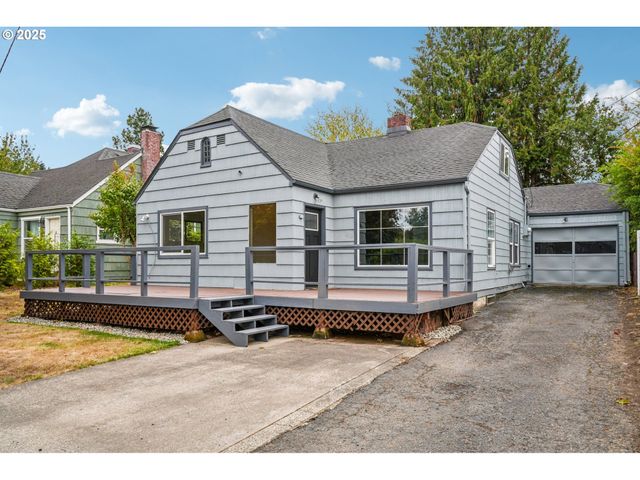 1602 JEFFERSON St, Kelso, WA 98626