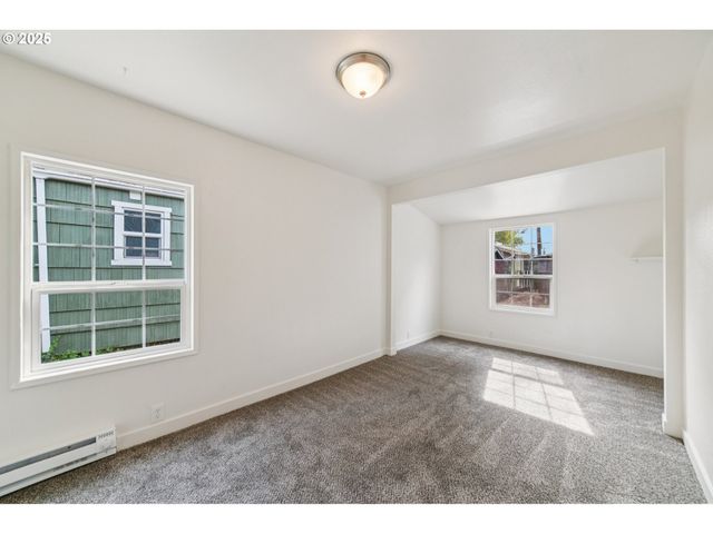 1602 JEFFERSON St, Kelso, WA 98626